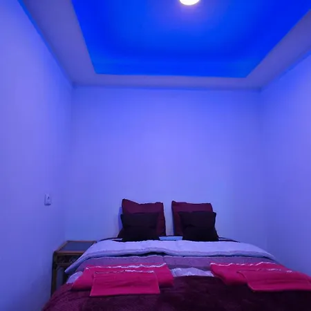 Luci's House B דירה